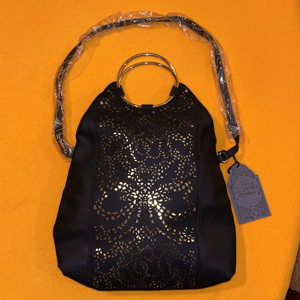 Black and gold purse/ bag w/ gold hoop handles & gold underliner. NWT Great gift